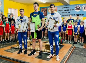 Вышневолоцкие тяжелоатлеты попали в число самых сильных людей Тверской области 