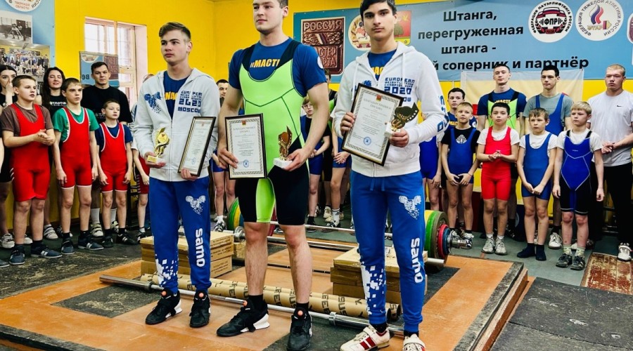 Вышневолоцкие тяжелоатлеты попали в число самых сильных людей Тверской области 