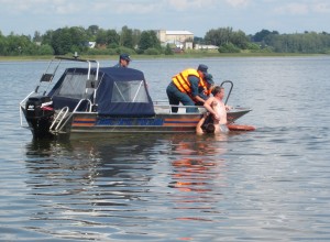 Вышневолоцкое отделение ГИМС напоминает вышневолочанам о правилах плавания на лодке