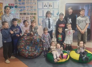 Сотрудники МО МВД России «Вышневолоцкий» посетили детей из социально-реабилитационного центра в деревне Дятлово