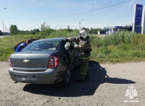 В Вышневолоцком районе спасатели деблокировали 83-летнюю женщину, пострадавшую в ДТП