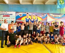 В посёлке Борисовский Вышневолоцкого городского округа состоялись спортивные сборы по борьбе 