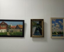 В Вышневолоцком краеведческом музее открылась выставка «Летний день»