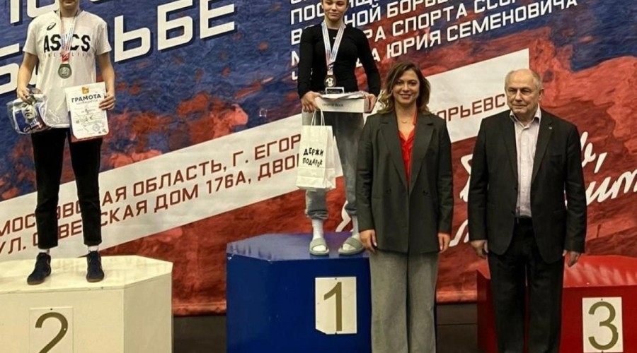 Девушка-борец из Вышнего Волочка покорила пьедестал всероссийских соревнований