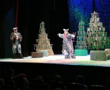 В Вышневолоцком областном драматическом театре состоялась премьера спектакля для детей «Влюблённая коза». Видео