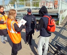 На железнодорожной станции Вышний Волочёк  транспортные полицейские и общественники провели профилактическое мероприятие «Безопасность»
