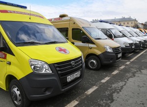 Вышневолоцкий городской округ получил новые машины скорой помощи и передвижной медицинский комплекс