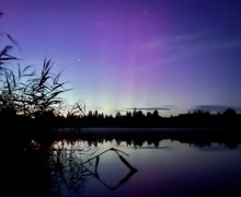 Жители Вышневолоцкого городского округа запечатлели северное сияние со световыми столбами