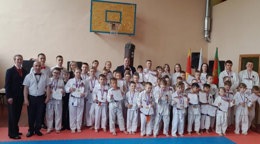 Вышневолоцкие спортсмены хорошо выступили на первых Открытых соревнованиях Калининского района по всестилевому каратэ