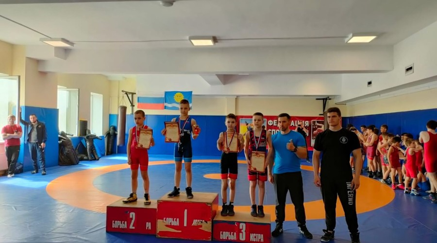 Юный вышневолоцкий спортсмен занял третье место на турнире по борьбе в Московской области
