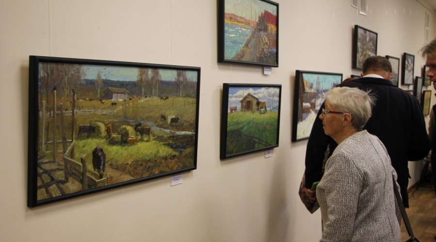 В Вышневолоцком гродском округе открылась выставка художника Максима Михалени