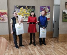 В Вышнем Волочке открылась выставка живописи Петербургское насТРОЕние. Видео