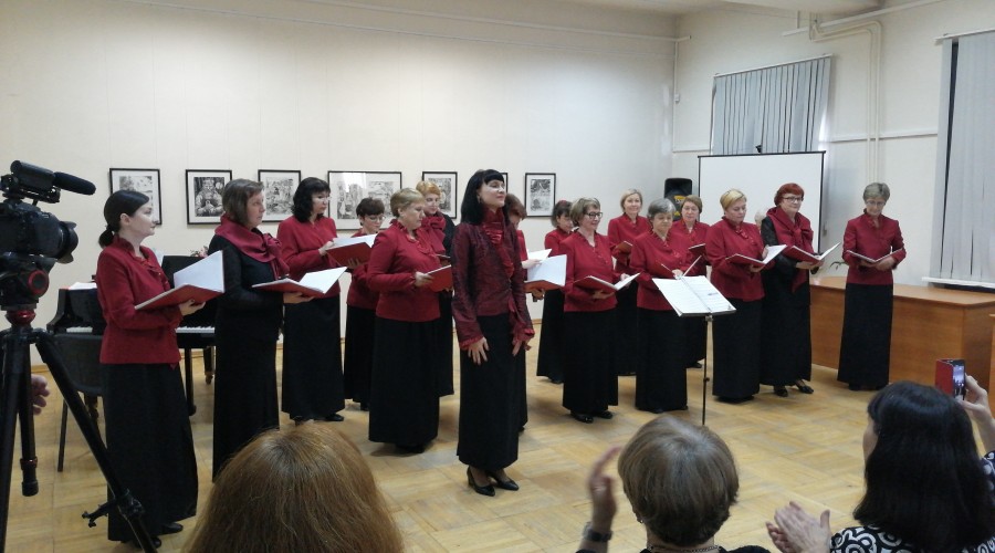 В Вышневолоцком краеведческом музее звучали песни Победы в исполнении академического женского хора «Глория»