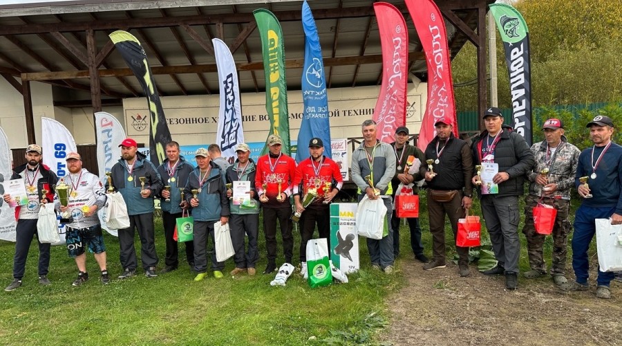 Рыбаки из Вышнего Волочка завоевали бронзу в чемпионате Тверской области по ловле спиннингом с лодок 