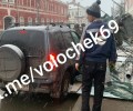 В Вышнем Волочке у драмтеатра строительные леса рухнули прямо на тротуар