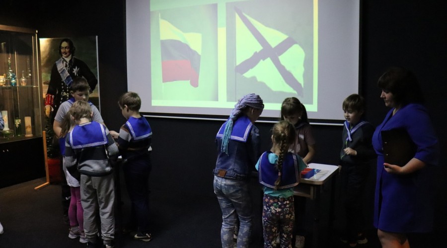 Учащиеся школы №10 приняли участие в интерактивной программе «Морские истории» краеведческого музея