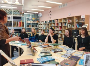 Студенты Вышневолоцкого медицинского колледжа посетили выставку-размышление «Книжный мир православия»
