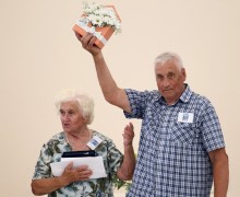 В День семьи, любви и верности супружеским парам из Вышневолоцкого городского округа вручили медали «За любовь и верность»