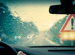 Вышневолоцкая Госавтоинспекция предупреждает о мерах осторожности в сильный дождь