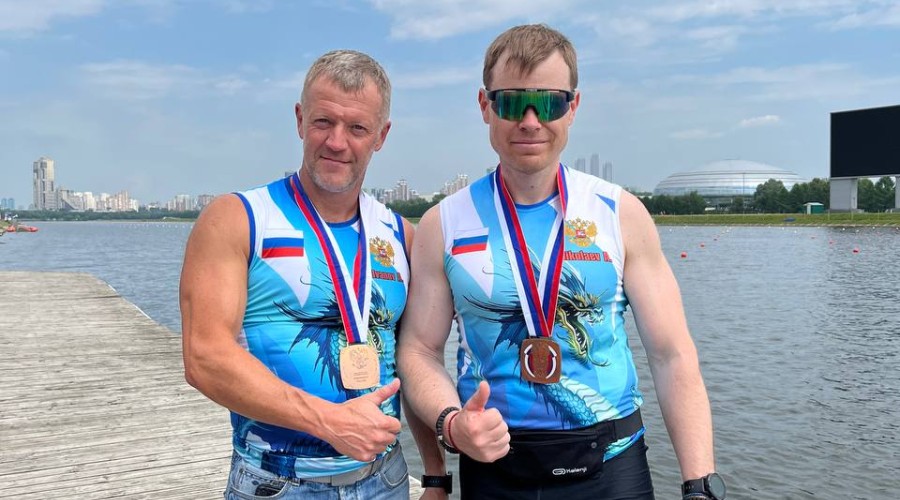 Вышневолоцкие спортсмены завоевали бронзу на чемпионате России на лодках класса «Дракон» на дистанции 2000 метров. Видео