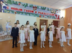 В Вышневолоцком Доме детского творчества наградили участников муниципальных конкурсов Рождественская открытка и Рождественские встречи