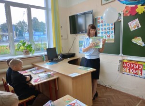 Сотрудники Вышневолоцкой Госавтоинспекции в первый день нового учебного года провели Урок безопасности
