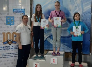 Вышневолоцкая спортсменка завоевала награду на областных соревнованиях по плаванию День спиниста