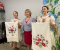 В Вышневолоцком доме народных ремёсел состоялось открытие выставки  «Кто как знает, так и вышивает» 