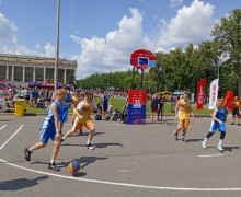 Вышневолоцкие спортсмены заняли третье место в соревнованиях по уличному баскетболу в Москве
