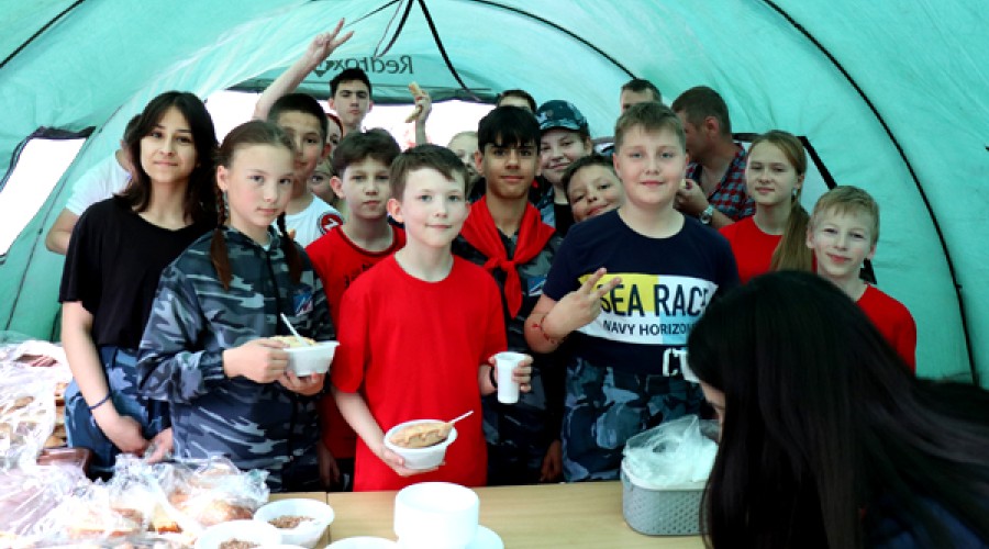 Дети сотрудников ИК-5 Вышнего Волочка победили в первом региональном этапе игры «Зарница»