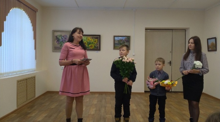 В Вышневолоцком городском округе открылась выставка живописи Елены Столыпиной