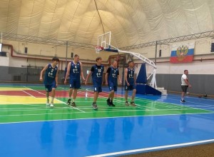 Вышневолоцкие баскетболисты обыграли в товарищеском матче Ленинградских драконов
