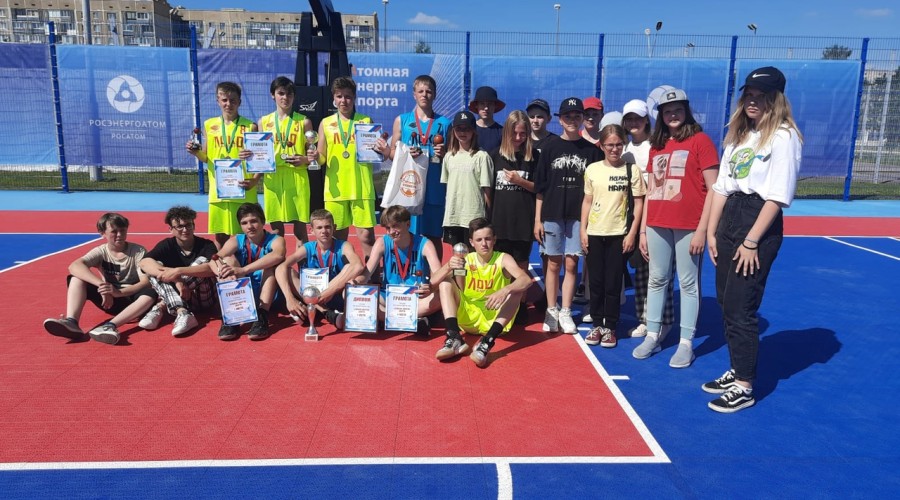 Школьники из Вышнего Волочка завоевали медали в турнире по стритболу