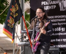 В Вышнем Волочке состоялся рок-концерт. Группа «Интра» из Торжка. Видео