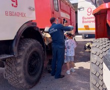 Воспитанники Инклюзивного развивающего центра Мы вместе побывали на экскурсии  в вышневолоцкой пожарной части