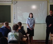 Сотрудники Госавтоинспекции проводят беседы среди студентов Вышневолоцкого городского округа