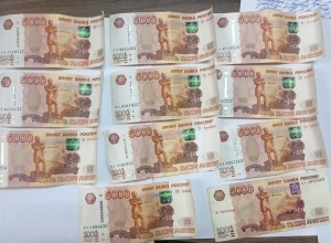 Транспортные полицейские Твери вернули студентке похищенные из её сумки пассажиром электрички деньги
