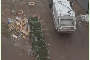 На улице Большой Садовой в Вышнем Волочке опять проблемы с вывозом мусора