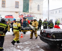 Вышневолоцкая пожарно-спасательная часть №9 заняла первое место в ежегодных соревнованиях по проведению aварийно-спасательных работ при ликвидации последствий ДТП