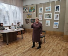 В Вышнем Волочке открылась выставка детских работ Добрые краски. Видео