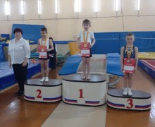 Вышневолоцкие спортсмены заняли призовые места в турнире по прыжкам на батуте