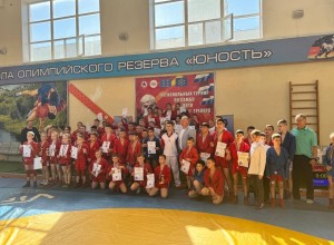 Вышневолоцкие спортсмены завоевали награды на региональном турнире по самбо в Торжке