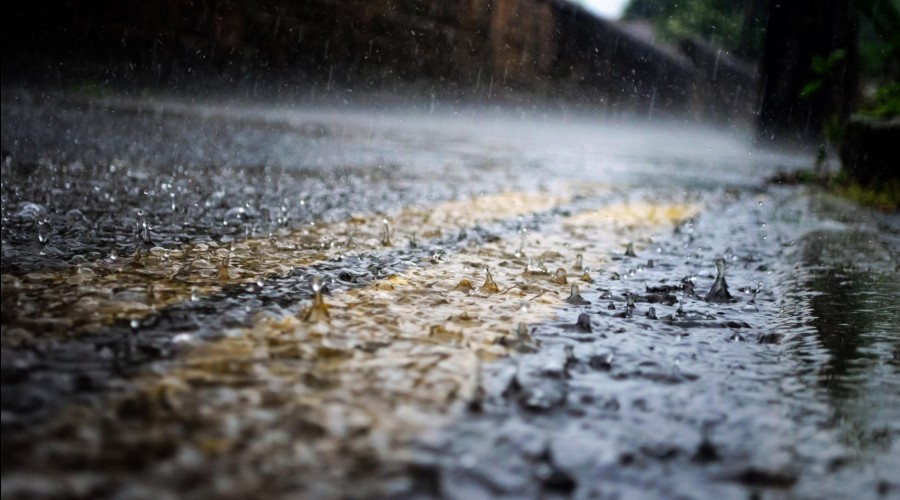 МЧС предупреждает вышневолочан о грозе, ливневом дожде и сильном ветре