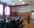 Сотрудники Вышневолоцкой Госавтоинспекции проводят в школах тематические инструктажи по правилам дорожной безопасности