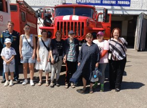 Воспитанники Инклюзивного развивающего центра Мы вместе побывали на экскурсии  в вышневолоцкой пожарной части