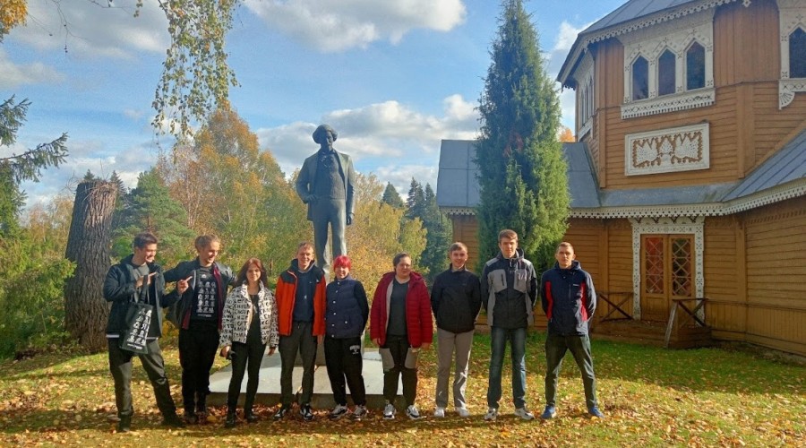 Студенты Вышневолоцкого колледжа посетили Академическую дачу художников 
