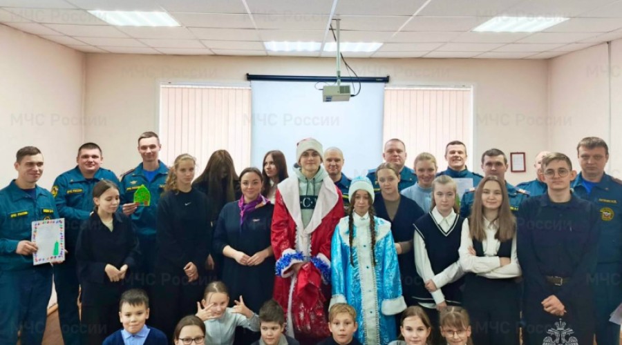 Школьники Вышневолоцкого округа приняли участие в акции «Поздравь тех, кто несет круглосуточное дежурство»