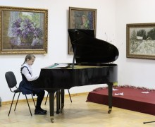 В Вышневолоцком краеведческом музее состоялся концерт «Здравствуй, здравствуй, Новый год!» МБУ ДО «ДШИ»