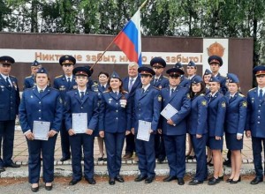 Молодые сотрудники ИК-5 Вышнего Волочка приняли присягу на Воинском захоронении