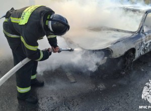 В Вышневолоцком районе на М-11 загорелся легковой автомобиль